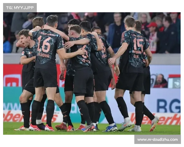 拜仁卫冕势头强劲 诸强紧追上演德甲激烈争冠 拜仁卫冕势头强劲 诸强紧追上演德甲激烈争冠