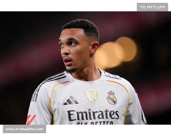 阿诺德社媒:伤病让我心碎,我会努力训练以更好的状态归来 阿诺德社媒:伤病让我心碎,我会努力训练以更好的状态归来